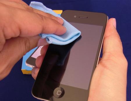 เคล็ดลับวิธีเช็ดทำความสะอาดหน้าจอโทรศัพท์มือถือ แท็บเล็ต ให้สะอาดเหมือนซื้อใหม่